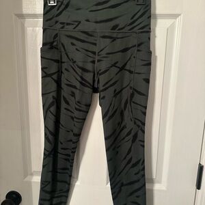 Athleta Gray and Black Patterned Leggings